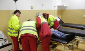 Pune ruke posla za Hitnu pomoć: Građani lomili ruke i noge, bilo je i povreda glave