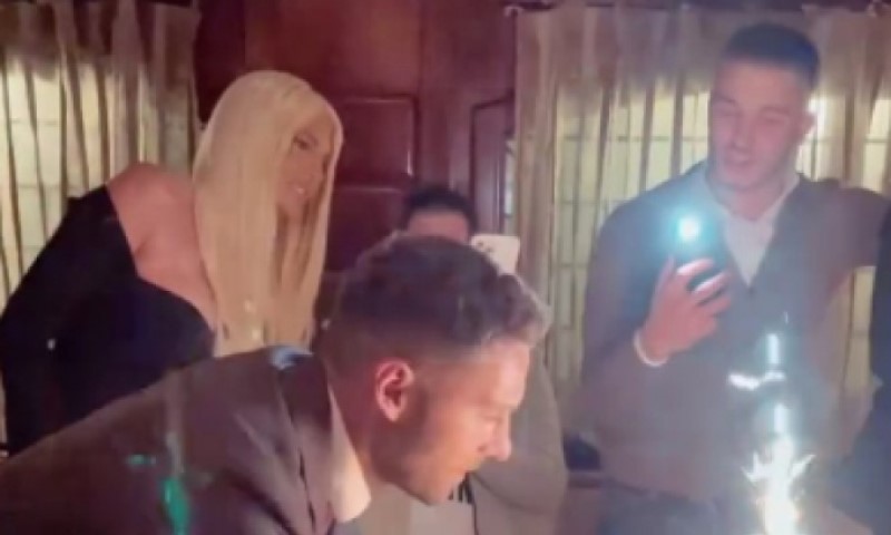Divan dan, divan dan… Duško Tošić slavi rođendan, Karleuša ne skida osmijeh s lica VIDEO