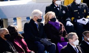 “Star čovjek”: Bil Klinton zaspao za vrijeme govora Džoa Bajdena?
