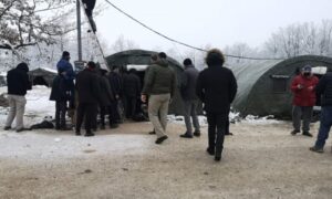 Šatori su pripremljeni: Ministar Cikotić ponovo obišao kamp “Lipa”