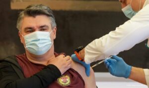 Imunizacija u Hrvatskoj: Zoran Milanović i članovi Vlade primili vakcinu pred kamerama
