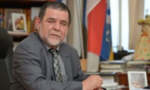 Neizvjesna sitaucija u Derventi: Načelnik Simić mogao bi ostati bez većine u Skupštini
