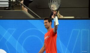 Najbolji teniser svijeta ponovo na terenu: Đoković se žalio na povredu i odigrao samo jedan set VIDEO
