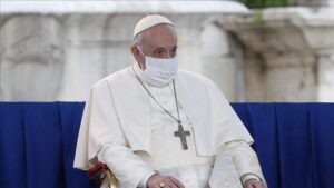 Papa Franjo imao temperaturu: Vjerski poglav se oporavlja nakon operacije