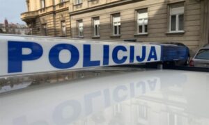 Alarmirana policija! Mladić (19) otišao da da otkaz, a gazda (40) ga pretukao