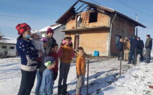 Šestoro mališana ostalo bez krova nad glavom: Izgorjela kuća porodice Milošević