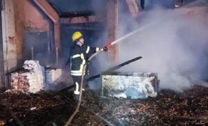 Buktinja tokom noći: Izgorio cijeli sprat autobuske stanice i kafić FOTO