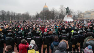 Putina pozivaju da podnese ostavku: Broj privedenih tokom protesta porastao na 1.600