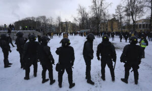 Ljudi protestuju za Alekseja Navaljnog! Policija uhapsila i suprugu ruskog opozicionara