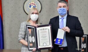 Priznanje za predan rad: Šeranić uručio odlikovanja direktorima 25 domova zdravlja