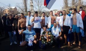 Tradicionalno na Bogojavljenje! Srđan Jolić pobjednik u plivanju za Časni krst u Banjaluci
