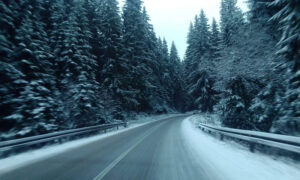 Vozači, “naoružajte” se strpljenjem i oprezom: Pojačana frekvencija vozila na zimskim izletištima