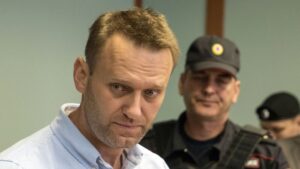 Služni kaznu od dvije i po godine robije: Poznato u koji je zatvor premješten Navaljni