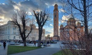 Nova pravila! Grad Banjaluka uvodi naknade za reklamne led displej na vozilima