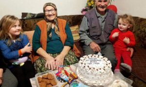“Zbog mene je iskočila kroz prozor”: Proslavili 60 godina braka i ispričali svoju priču