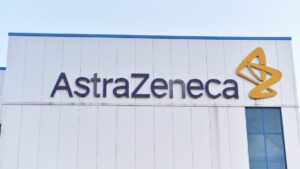 Evropska komisija se distancira od AstraZeneke zbog zastoja u isporuci vakcina