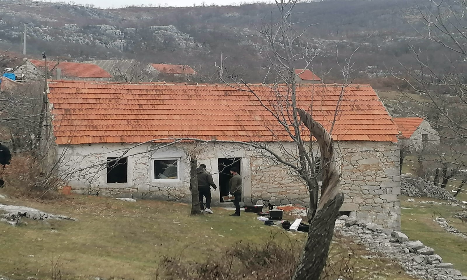 “Pogledao sam kroz prozor, on leži u lokvi krvi”: Rođak nastradalog zatekao stravičan prizor