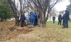 Potresno! Završeno iskopavanje u krugu bolnice, nađene kosti, cipele i sat