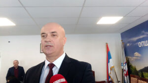 Jolović o sloganu PDP-a: Srpska se ne brani rukavicama, mi smo je branili golim rukama