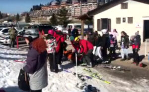 Spasioci “pritrčali” u pomoć, čeka se Hitna: Nesreća na skijanju, povrijeđena djevojka VIDEO