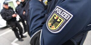 I njemačka policija “u potrazi” za koronom: Četiri zgrade u karantinu