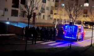 Nakon rasprave u kući stao na krov! Policajci spriječili mladića (27) da skoči “u smrt”