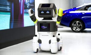 Simpatičan i spretan: Stiže robot koji će posluživati kupce u prodajnim salonima