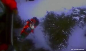 Skijaša izgrizao medvjed: Pravio se mrtav pa preživio VIDEO
