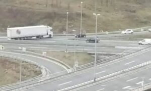 Nevjerovatna scena u saobraćaju: Šleperom vozio u suprotnom smjeru na auto-putu