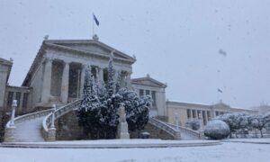 Snijeg zaustavio vakcinaciju: I Atina u bijelom