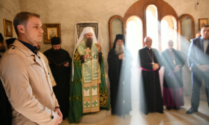 Susret sa patrijarhom Porfirijem: Stanivuković prisustvovao molitvi u Jasenovcu