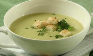 Da li ste za nešto “na kašiku”: Probajte teleću supu po ovom receptu
