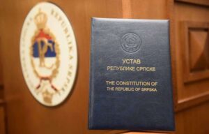 Prije tri decenije: Na današnji dan donesen prvi Ustav Republike Srpske