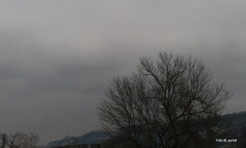 Hladan i tmuran dan pred nama, sunce samo na jugu i u višim predjelima