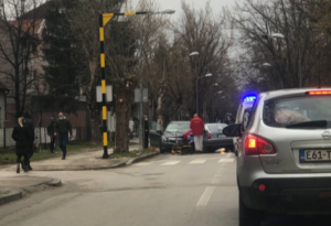 Saobraćajka u Banjaluci: Sudar tri automobila, čovjek jedva izvučen