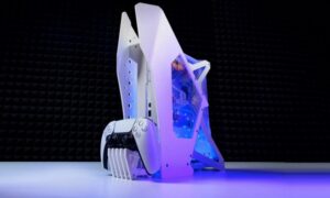Poput svemirskog broda iz druge dimenzije: Napravljen PlayStation 5 s vodenim hlađenjem