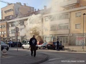 Vatrogasci buktinju stavili “pod kontrolu”: Gorio automobil u Banjaluci VIDEO