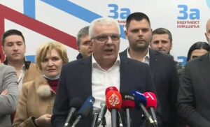 Mandić proglasio pobjedu: Pozvao Krivokapića i Bečića da formiraju vlast VIDEO