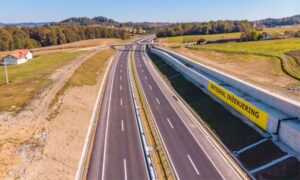 U sudaru pet vozila na autoputu kod Gradiške povrijeđene tri osobe: Među njima i tinejdžer