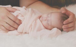 Ljekari tvrde: Rođena prva beba u svijetu s antitijelima