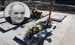 “Bez crne bijela ne bi vrijedila”: Premješten grob čuvenog kantautora Đorđa Balaševića