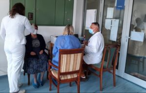 “Prevencija svake zaraze, pa i korone”: Vakcinacija korisnika Doma penzionera u Banjaluci