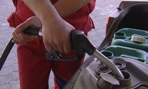 Nova Uredba Vlade Srbije: Zabranjeno točenje goriva u burad i kanistere