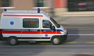 Hitno prevezen u bolnicu! U saobraćajki povrijeđen osmogodišnji dječak