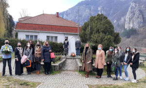 Sjećanje ne blijedi! Godišnica smrti velikog pisca, položeno cvijeće na spomenike Ivi Andriću