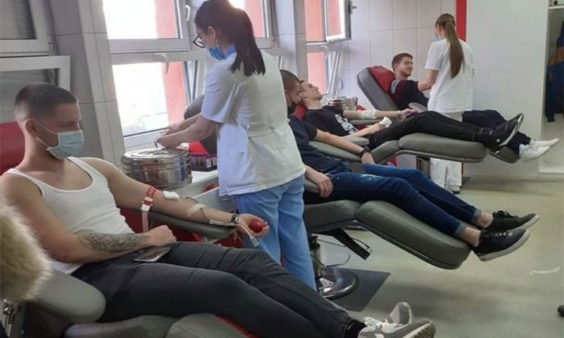 Humanija strana Banjaluke: Srednjoškolci dio tradicionalne proljećne akcije darivanja krvi