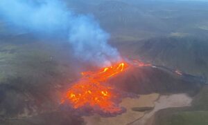 Lava obojila nebo: Proradio vulkan na Islandu