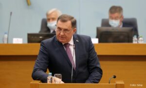 Dodik u Skupštini: Neprihvatljivo je da nas niko ne pita kako mi vidimo svoju budućnost