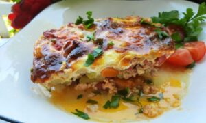 Šta za ručak? Recept za ukusnu musaku sa mahunama je tu – trk u kuhinju