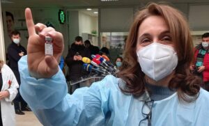 “Simbol vakcinacije”: Natali Berić dala prvu vakcinu protiv korone u Srpskoj